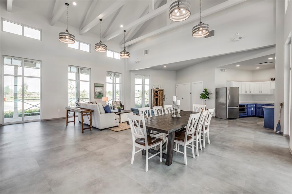 4902 Caspian Wave Drive, League City, Texas image 8