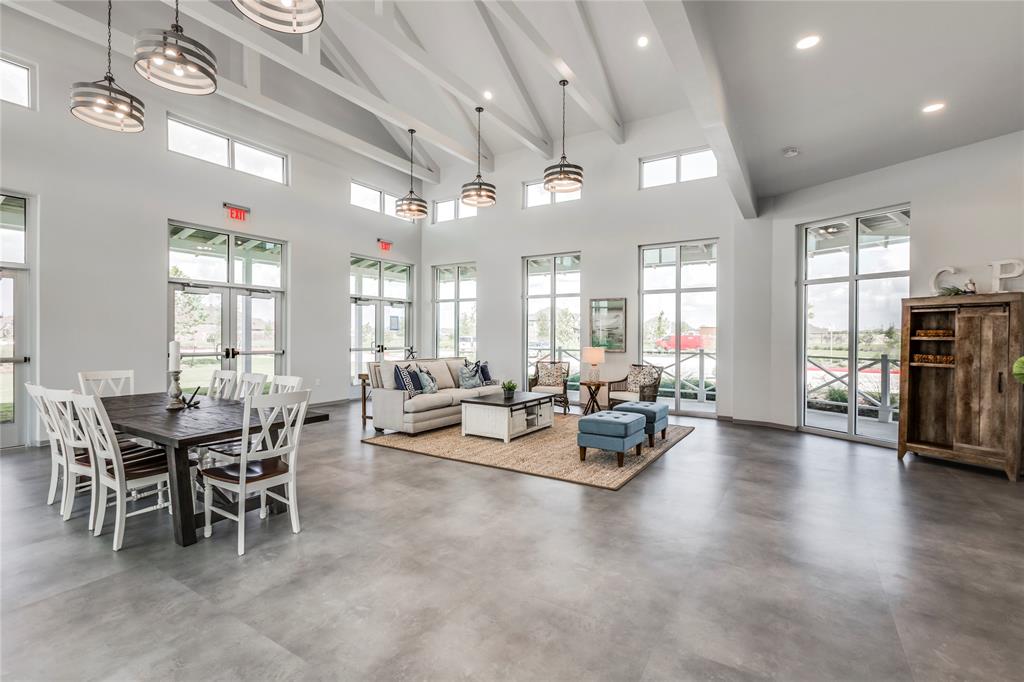 4902 Caspian Wave Drive, League City, Texas image 9