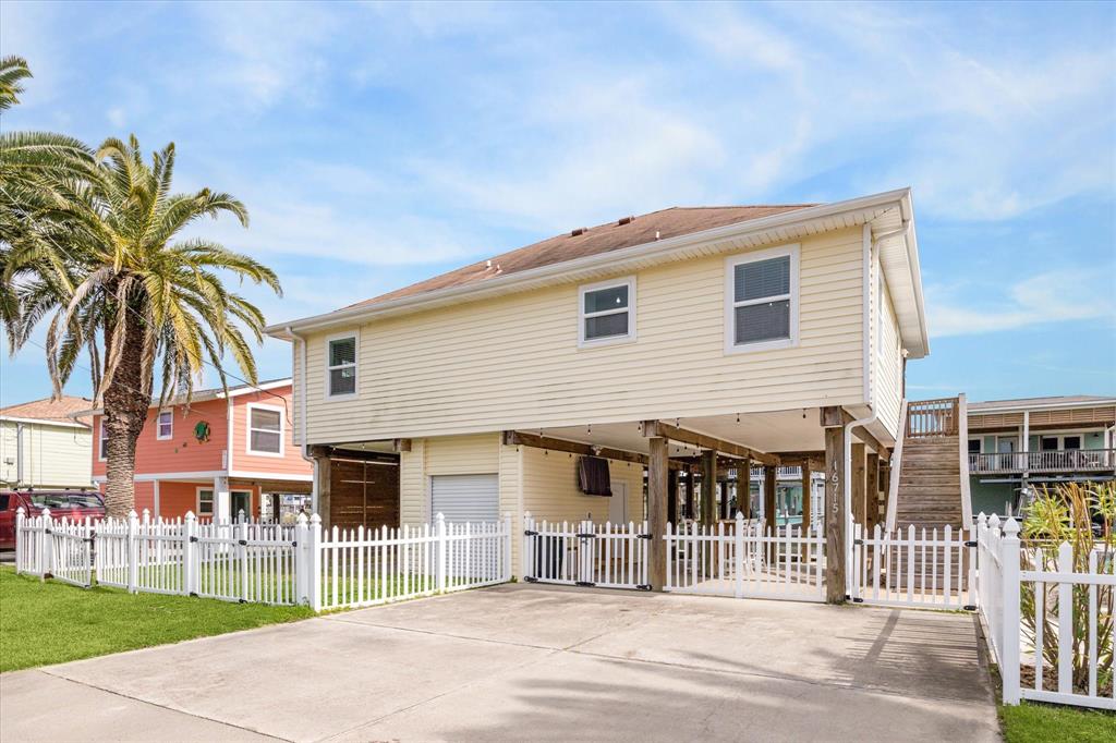 16715 Montego Way