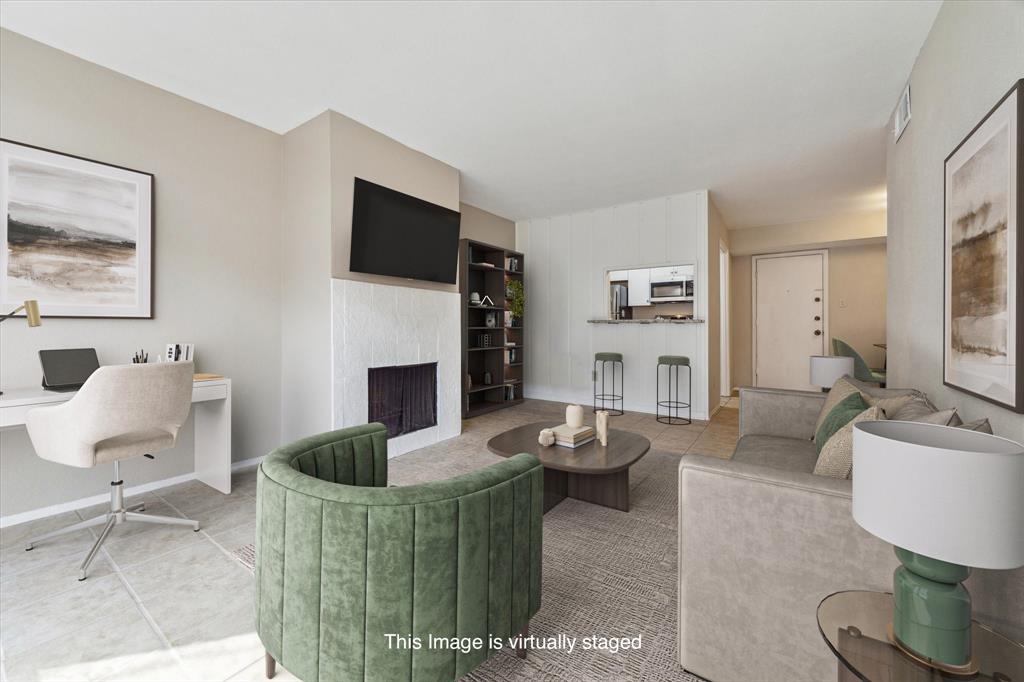 4631 Wild Indigo Street #575, Houston, Texas image 4