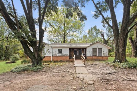 A home in Conroe