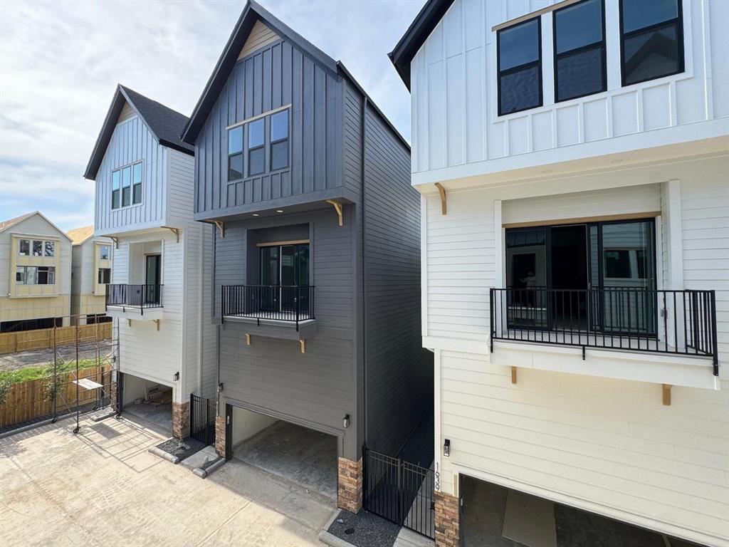 1639 Beall Street, Houston, Texas image 2