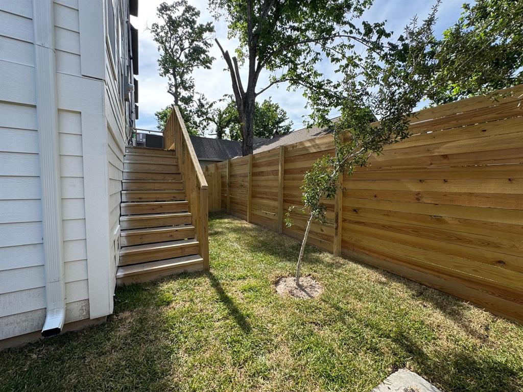 1639 Beall Street, Houston, Texas image 18