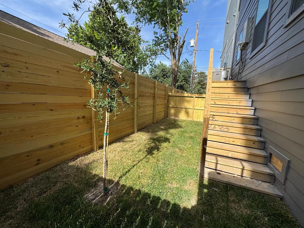 1639 Beall Street, Houston, Texas image 4