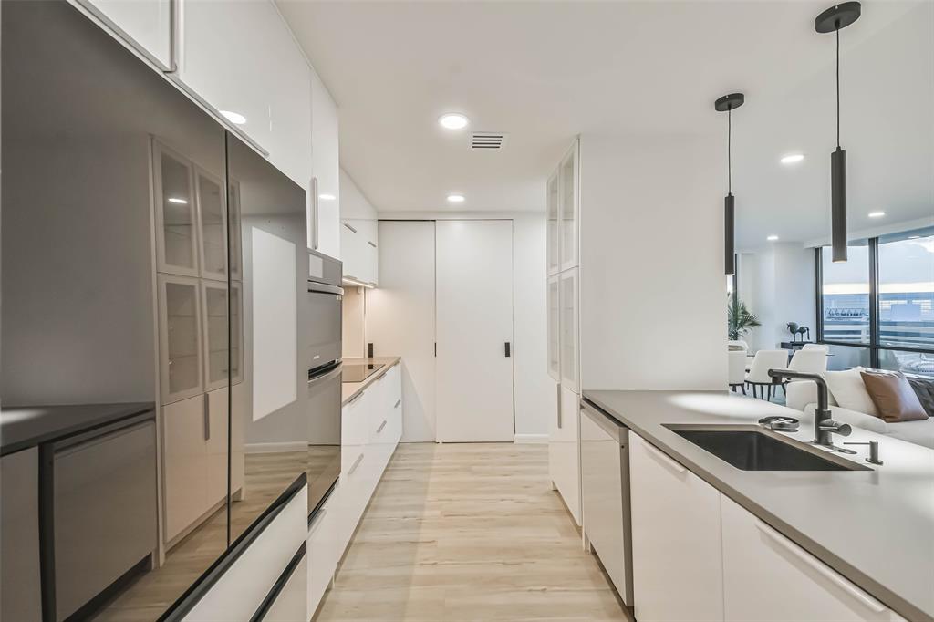 14 Greenway Plaza #16Q, Houston, Texas image 9