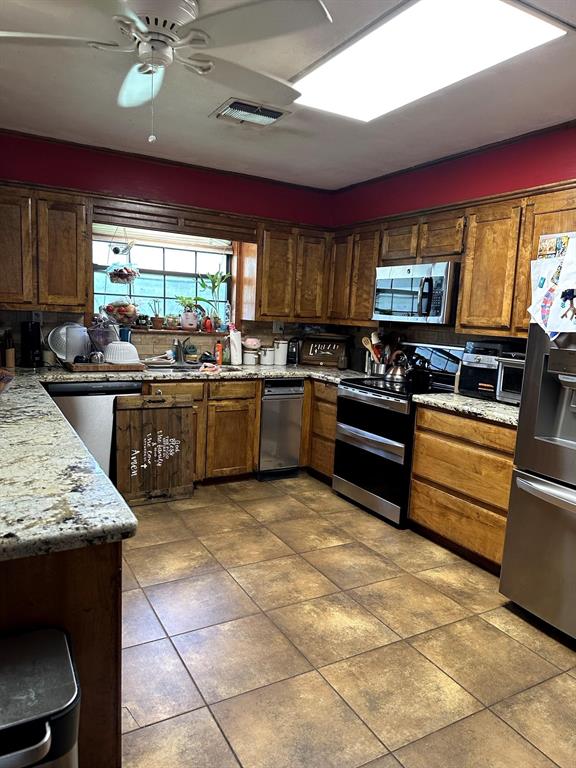 2316 Mallard Drive #55, Caldwell, Texas image 5