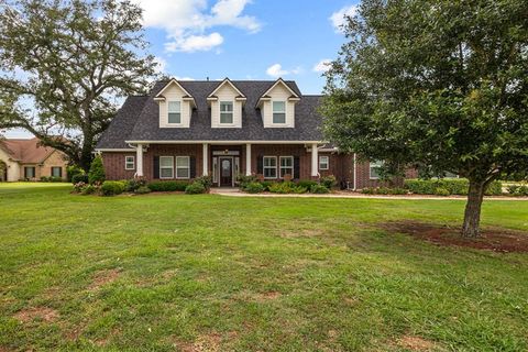 A home in Angleton