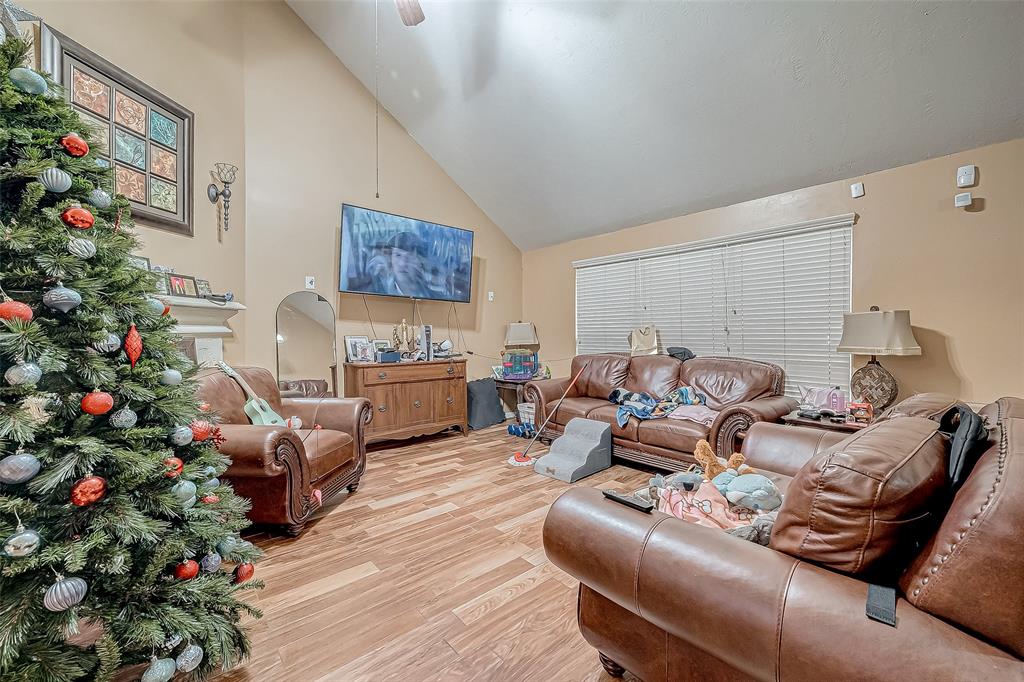 6623 Surrey Meadow Court, Houston, Texas image 5