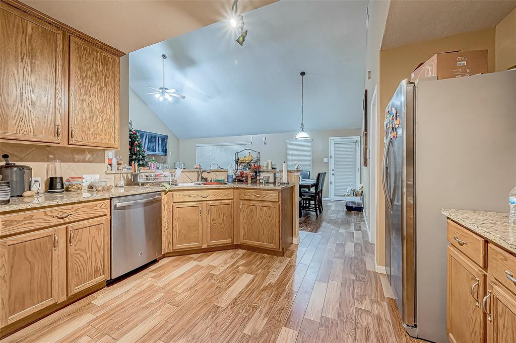 6623 Surrey Meadow Court, Houston, Texas image 3