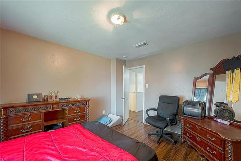 Single Family Residence in Houston TX 2627 Tinas Terrace Drive 15.jpg