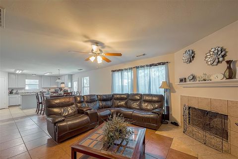 Single Family Residence in Houston TX 2627 Tinas Terrace Drive 10.jpg