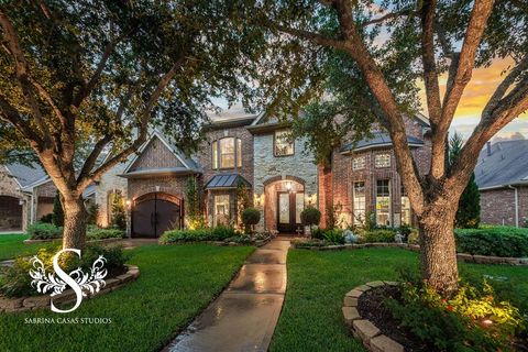 Single Family Residence in Katy TX 27314 Wooded Canyon Drive.jpg