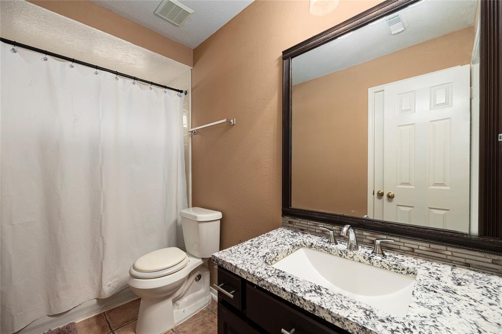 8102 Trophy Place Drive, Humble, Texas image 25