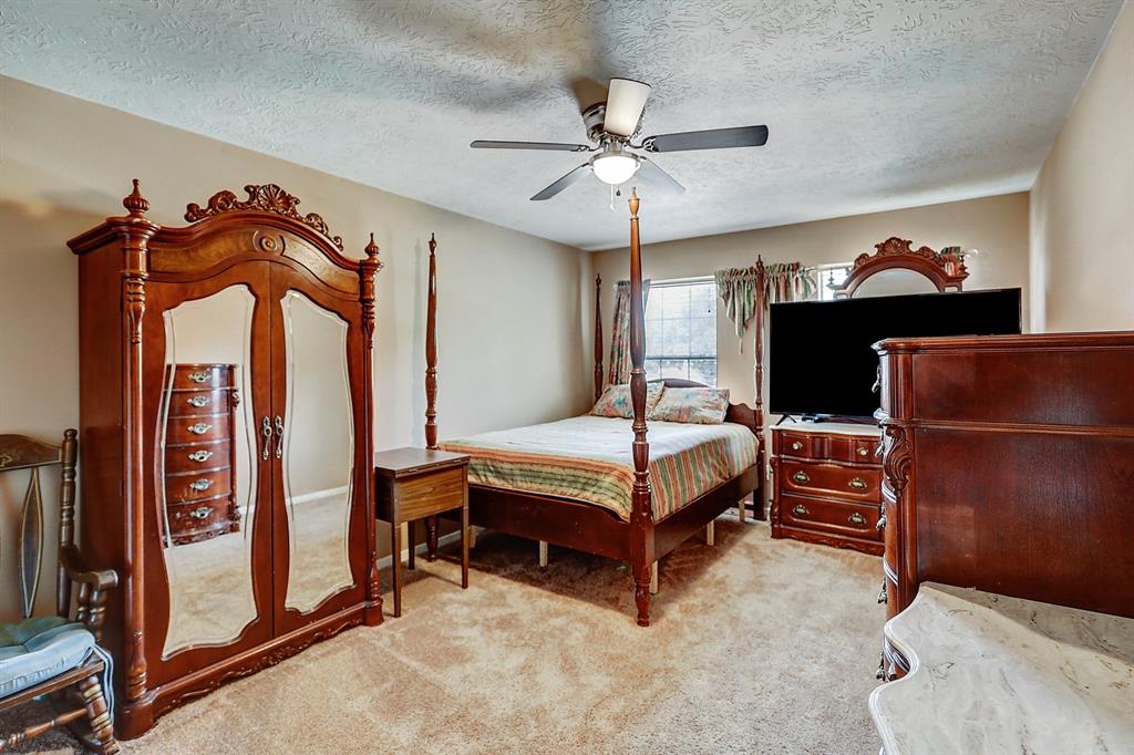 8102 Trophy Place Drive, Humble, Texas image 30