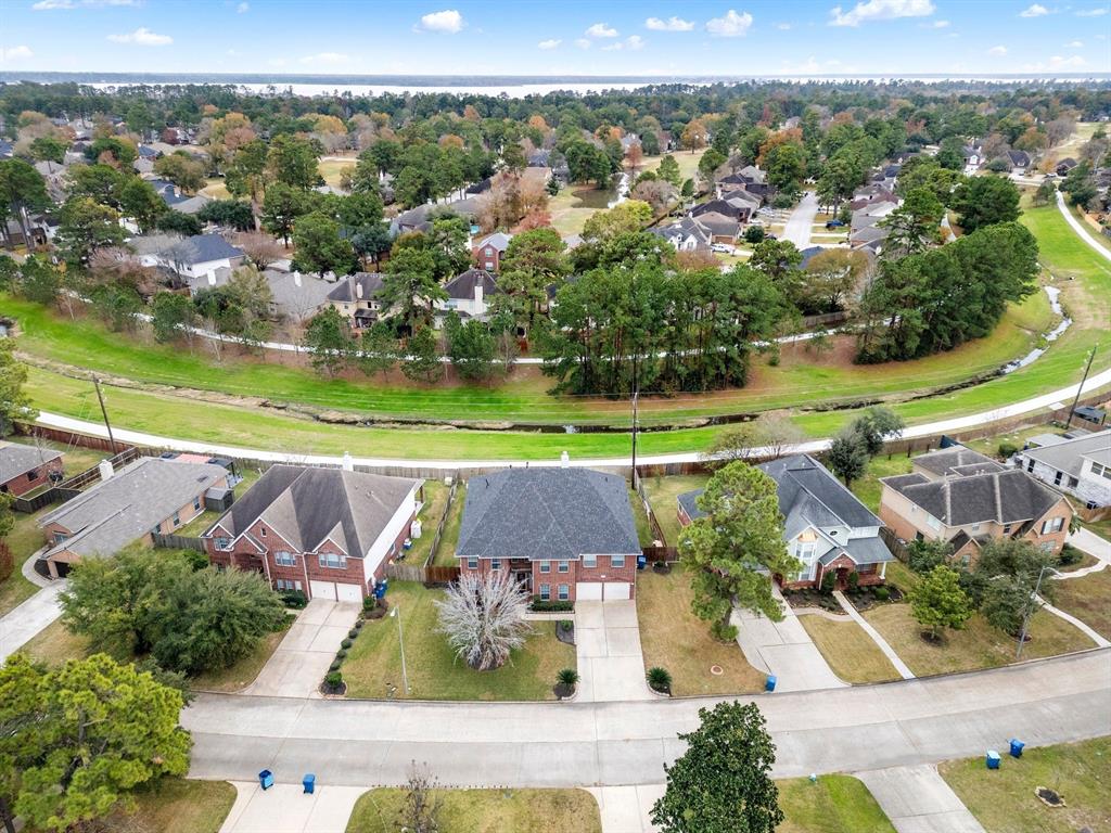 8102 Trophy Place Drive, Humble, Texas image 34