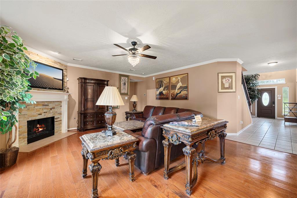 8102 Trophy Place Drive, Humble, Texas image 11