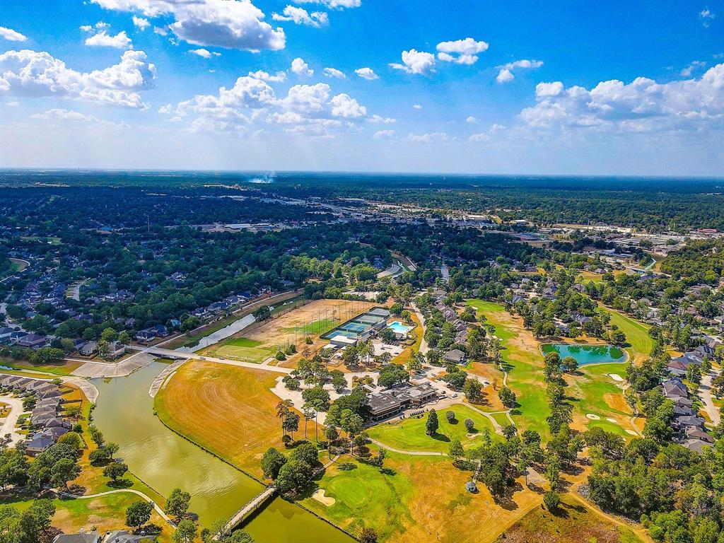 8102 Trophy Place Drive, Humble, Texas image 37