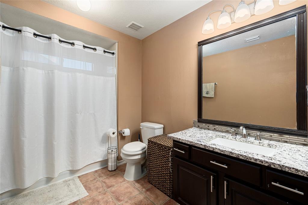 8102 Trophy Place Drive, Humble, Texas image 28