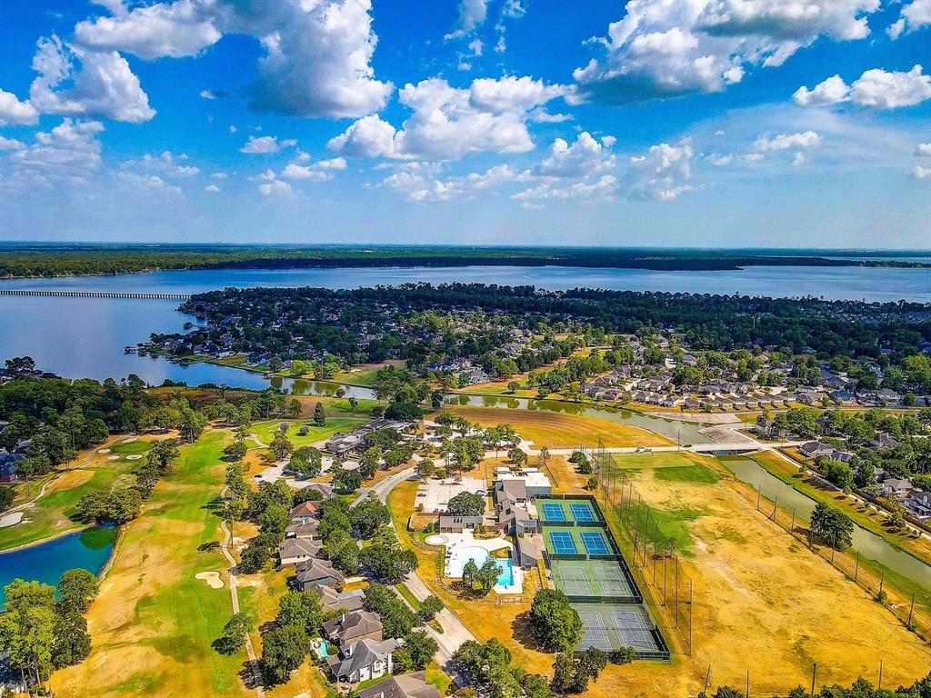 8102 Trophy Place Drive, Humble, Texas image 36