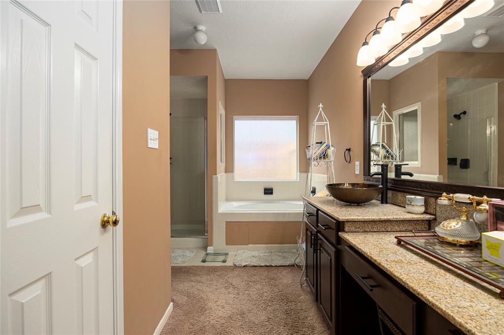 8102 Trophy Place Drive, Humble, Texas image 12