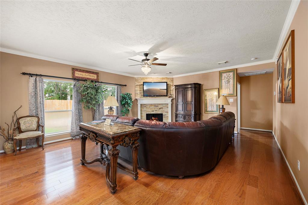 8102 Trophy Place Drive, Humble, Texas image 10