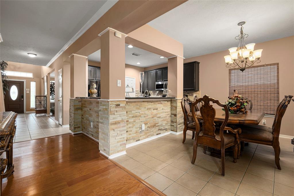 8102 Trophy Place Drive, Humble, Texas image 5
