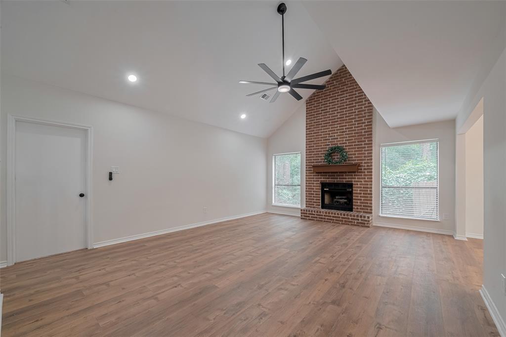 52 S High Oaks Circle