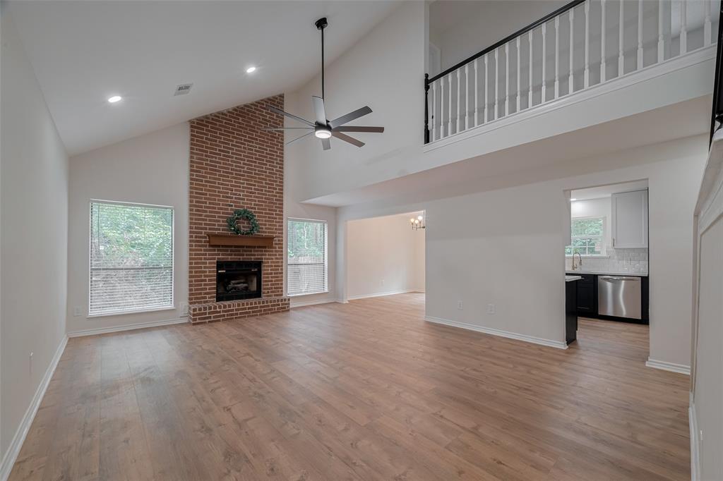 52 S High Oaks Circle