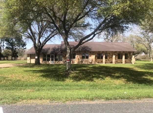 1213 County Road 406, El Campo, Texas image 1