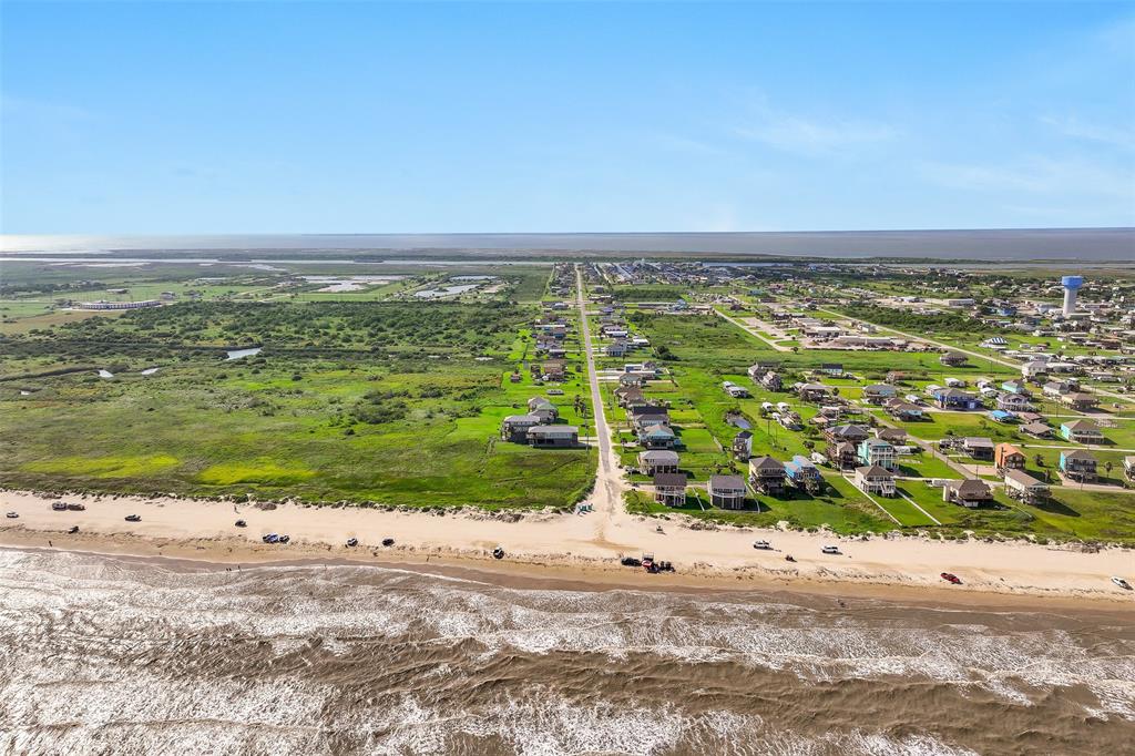 839 S Monkhouse Drive, Crystal Beach, Texas image 4
