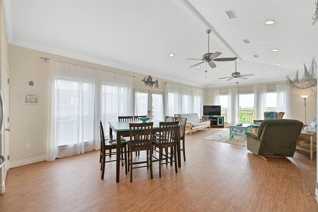 839 S Monkhouse Drive, Crystal Beach, Texas image 19