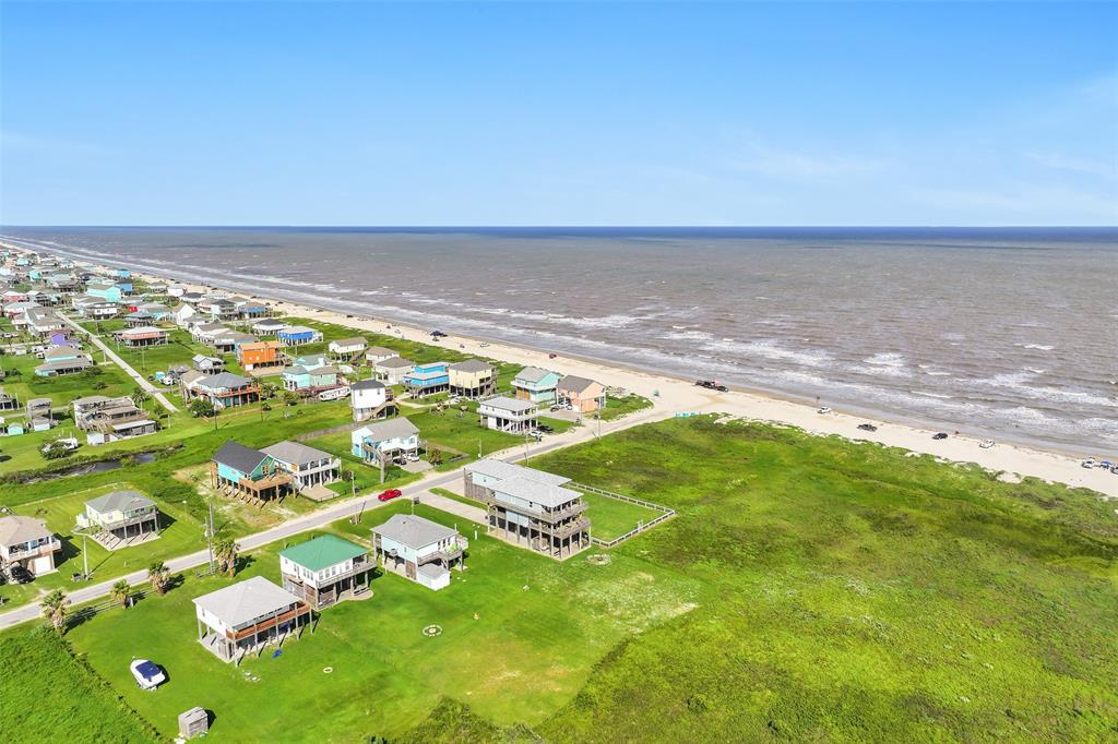 839 S Monkhouse Drive, Crystal Beach, Texas image 5