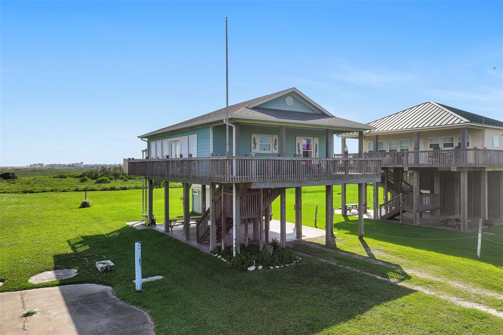 839 S Monkhouse Drive, Crystal Beach, Texas image 3