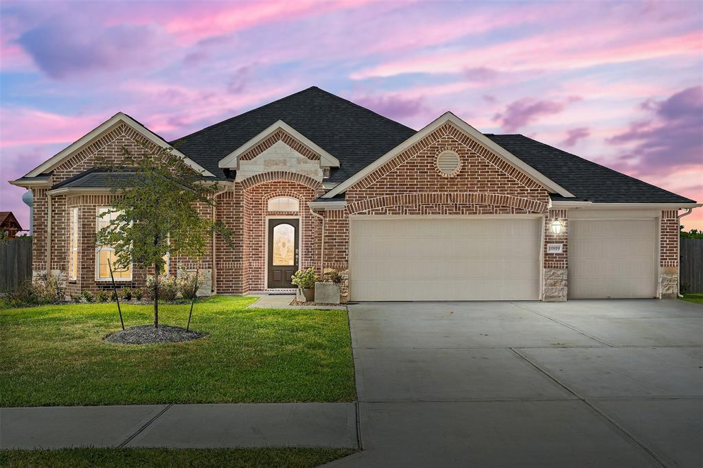 11819 Champions Forest Drive, Dayton, Texas image 1