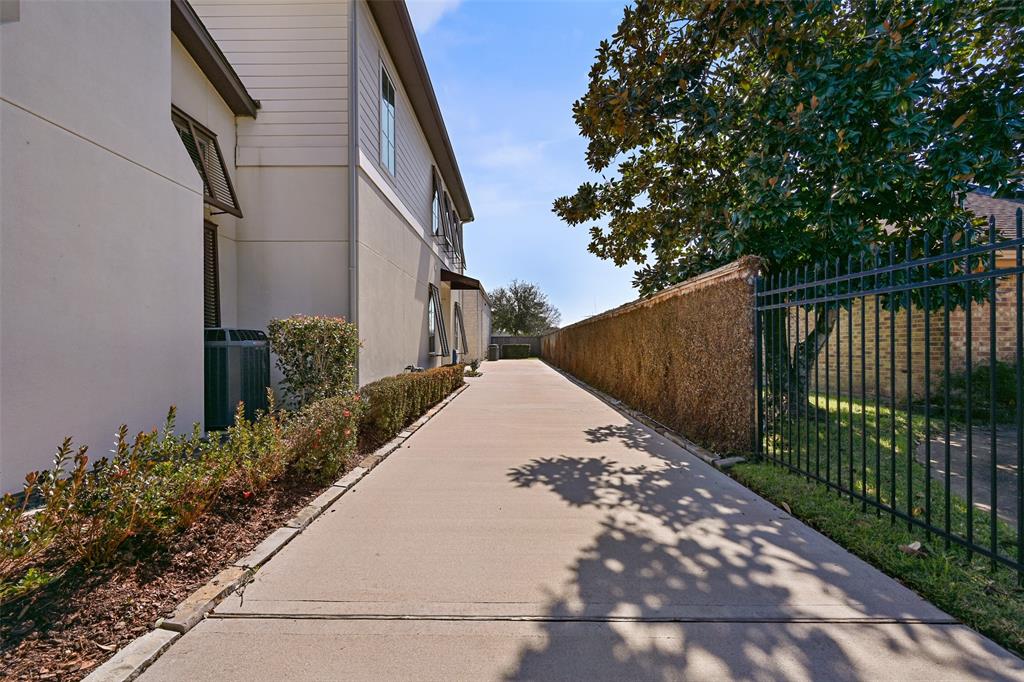 2208 Butler Drive, Friendswood, Texas image 42
