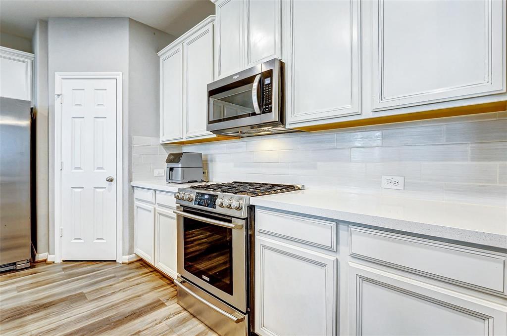 2110 Falcon Brook Drive, Katy, Texas image 13
