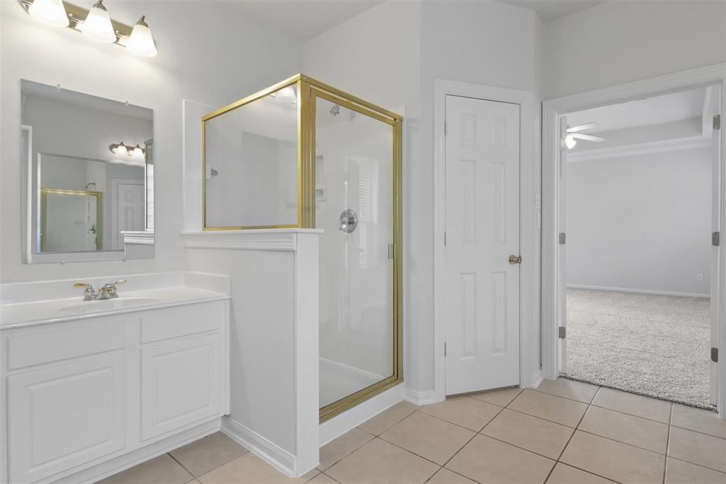 2126 Fortuna Bella Drive, Pearland, Texas image 27