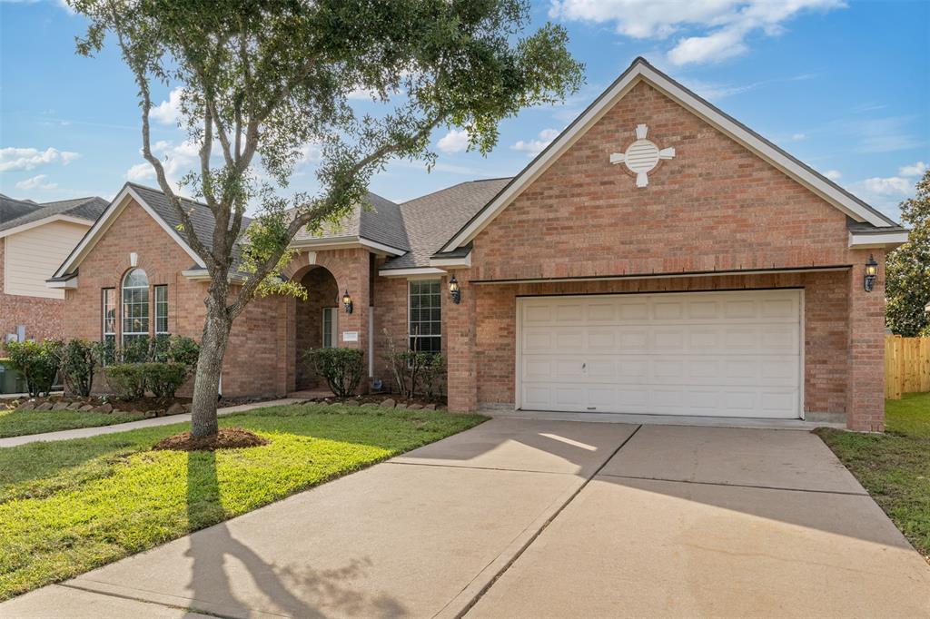 2126 Fortuna Bella Drive, Pearland, Texas image 1