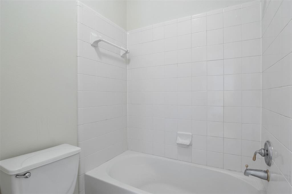 2126 Fortuna Bella Drive, Pearland, Texas image 13