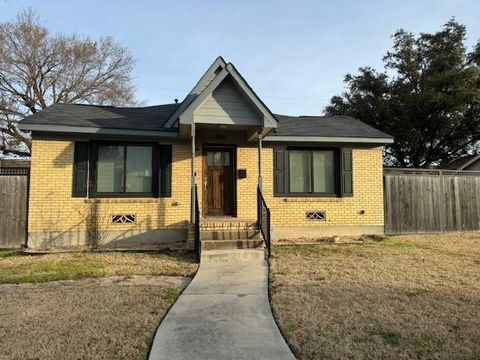 Single Family Residence in Houston TX 305 Kelley Street.jpg
