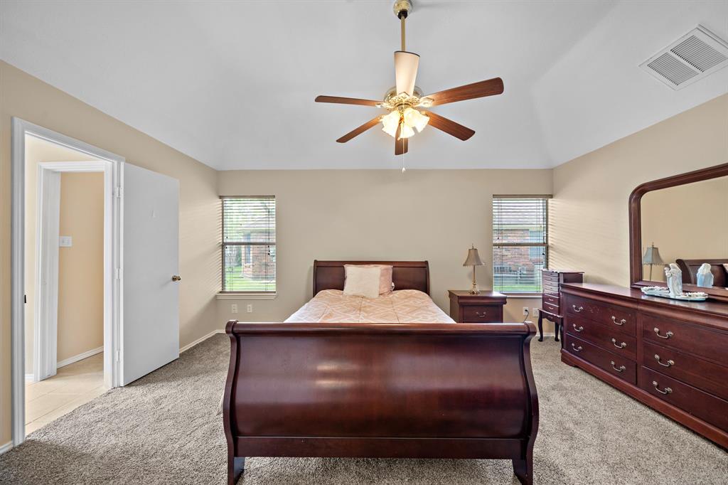 907 S Peach Hollow Court, Pearland, Texas image 16