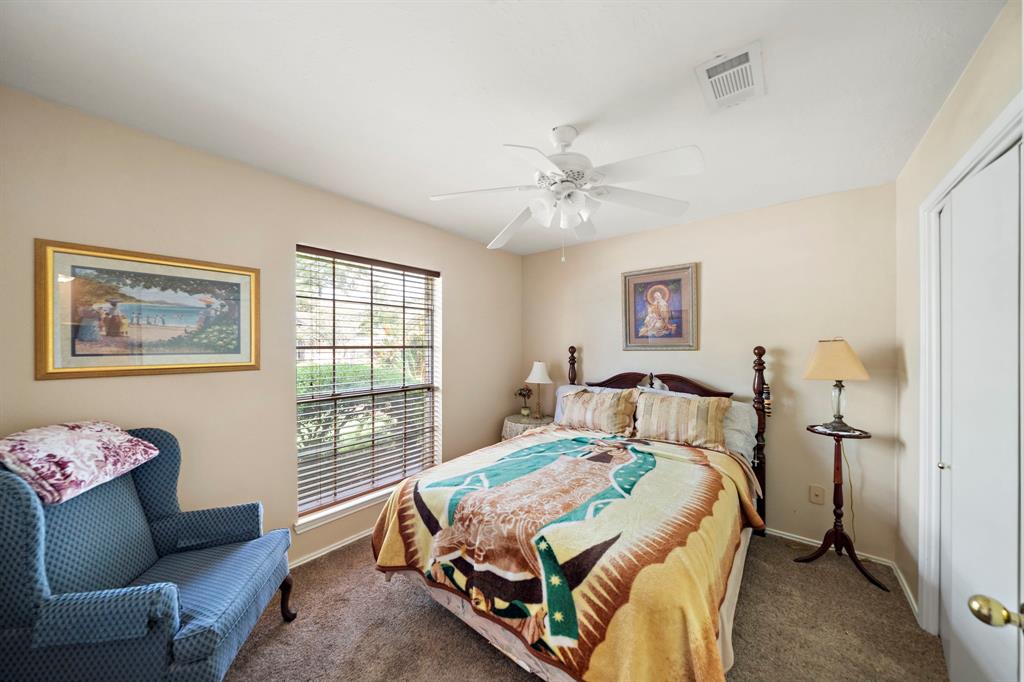 907 S Peach Hollow Court, Pearland, Texas image 14
