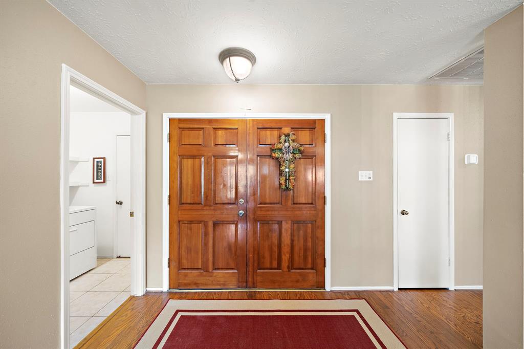 907 S Peach Hollow Court, Pearland, Texas image 4