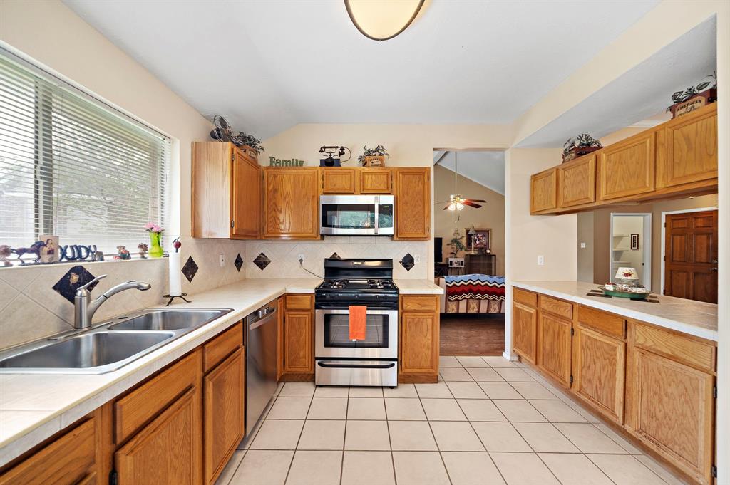 907 S Peach Hollow Court, Pearland, Texas image 10