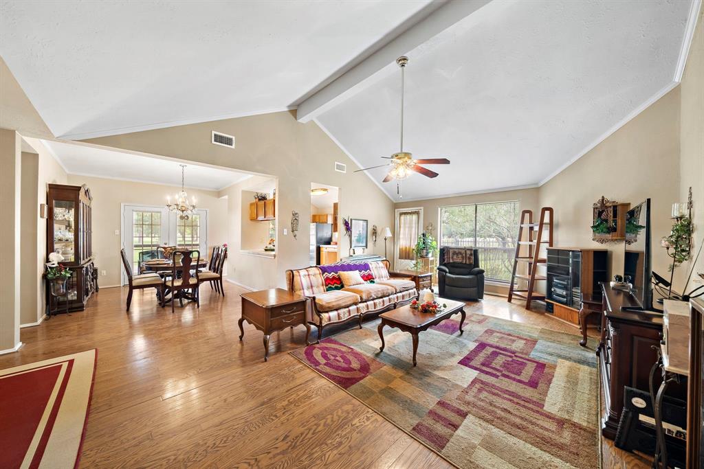 907 S Peach Hollow Court, Pearland, Texas image 7