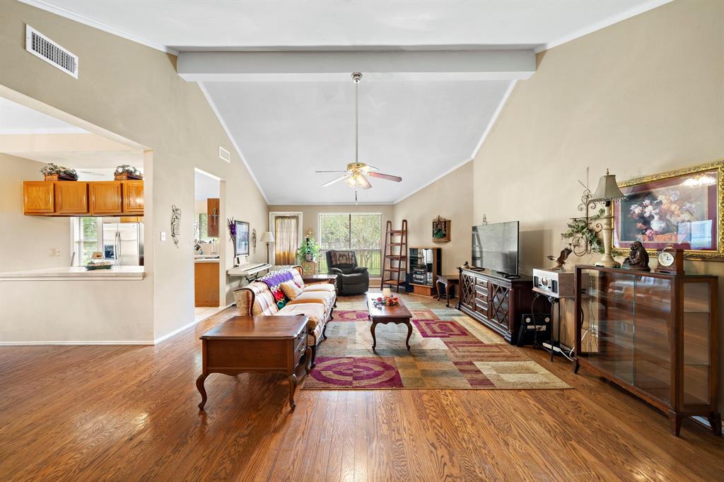 907 S Peach Hollow Court, Pearland, Texas image 5