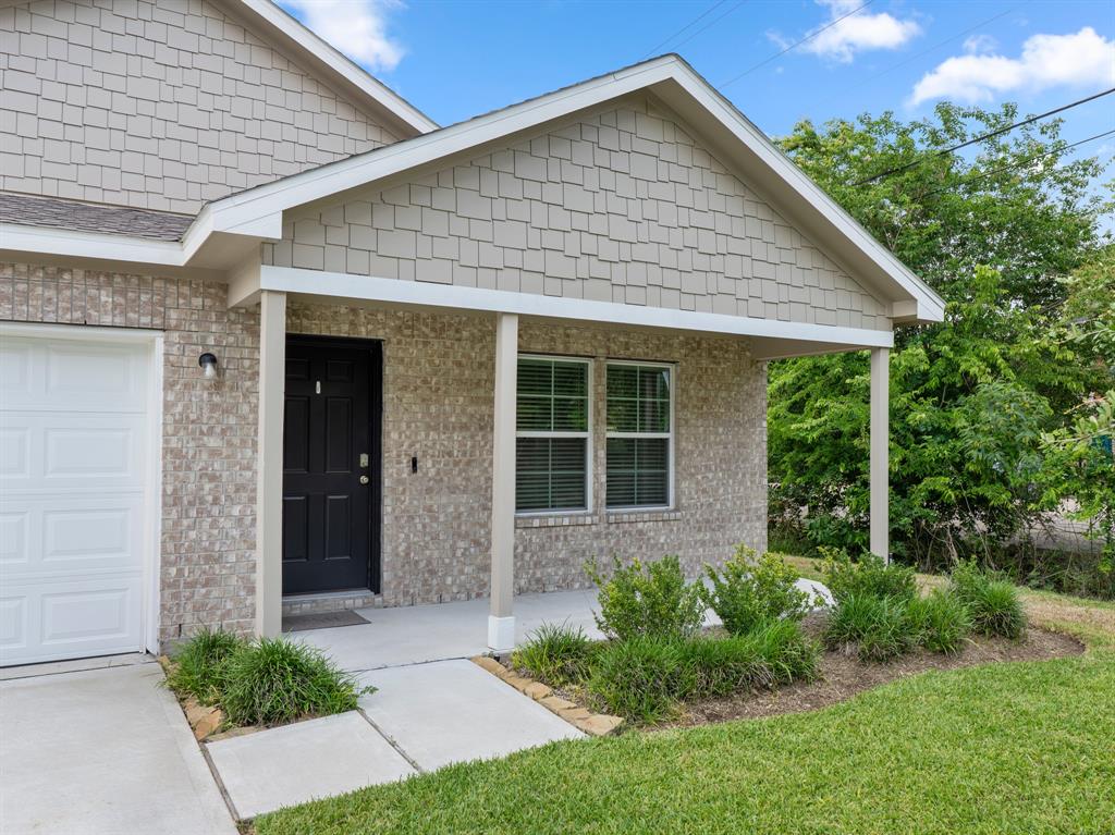 2719 Marguerite Street, Bay City, Texas image 2