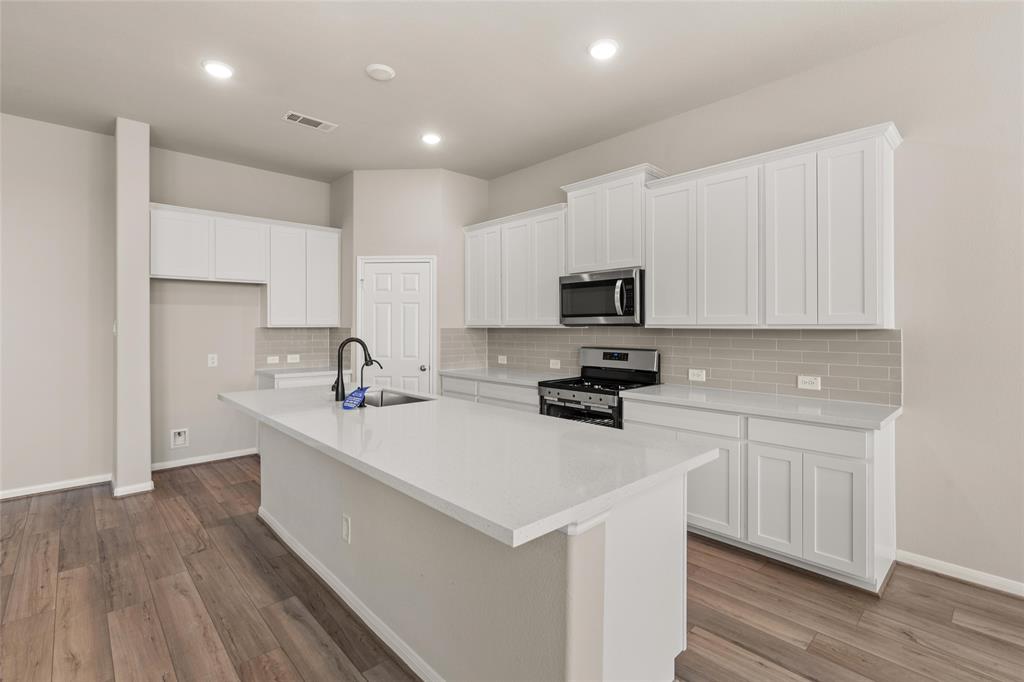 32030 Medallion Oaks Trail, Hockley, Texas image 6
