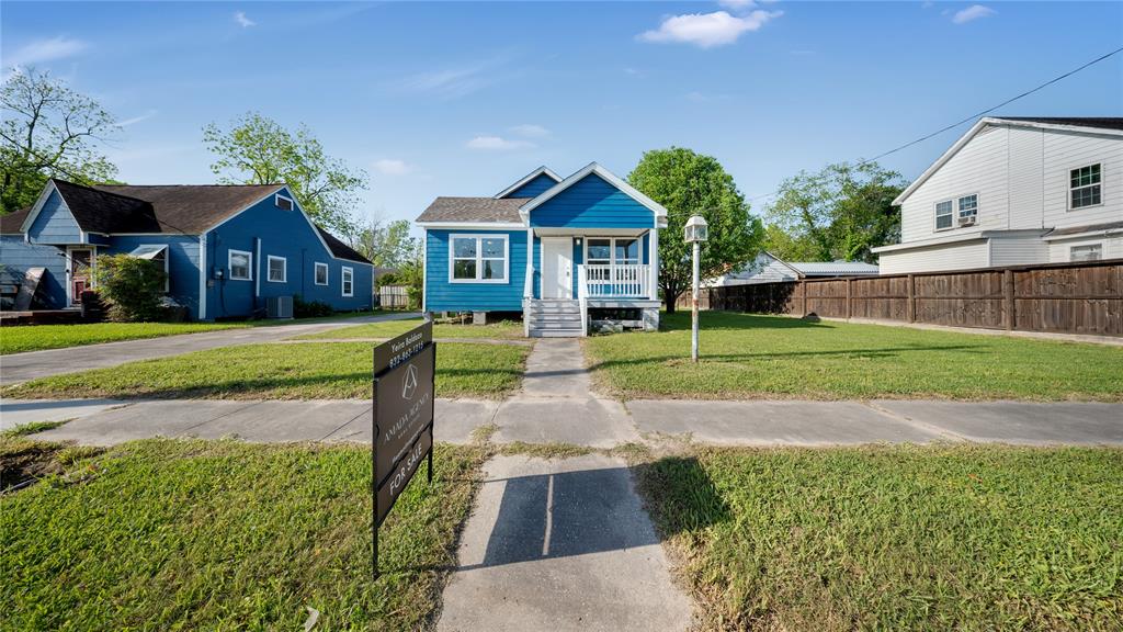 207 E Gulf Street, Baytown, Texas image 1