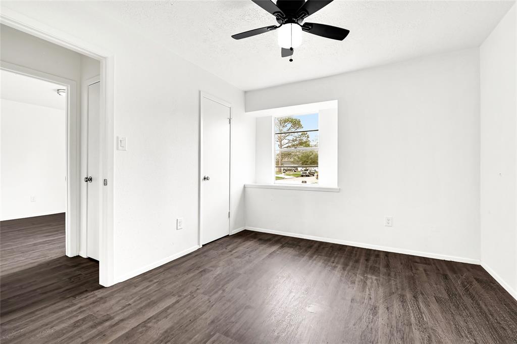 5010 Appleblossom Lane, Friendswood, Texas image 15